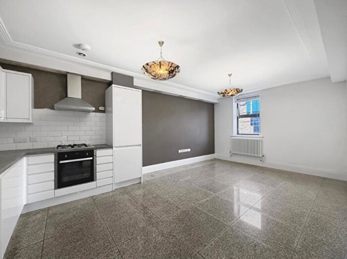 2 Bedroom Apartment To Rent In Broadway, Peterborough, PE1