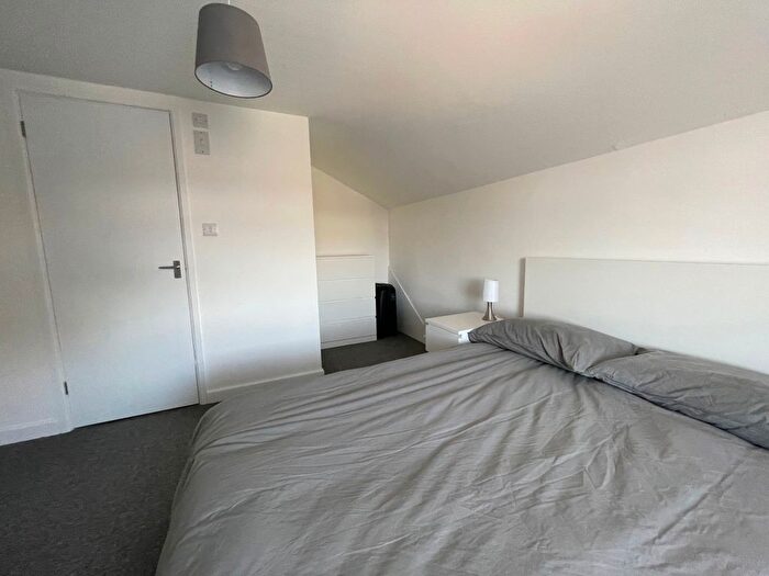 1 Bedroom Flat To Rent In Murston Road, Sittingbourne, ME10