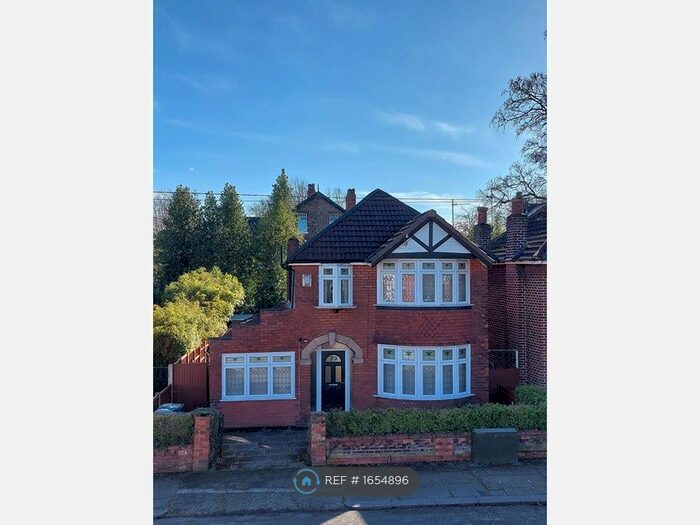 3 Bedroom Detached House To Rent In Stothard Road, Manchester, M32