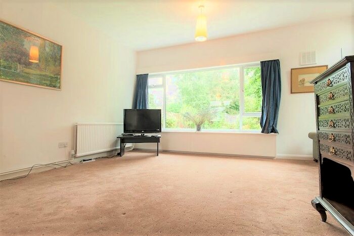 3 Bedroom Semi-Detached House To Rent In Avenue Road, Teddington, TW11