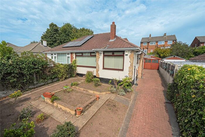 2 Bedroom Bungalow For Sale In Moseley Wood Gardens, Cookridge, Leeds, LS16