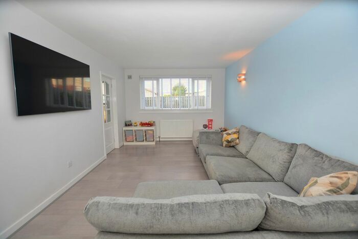 3 Bedroom End Of Terrace House For Sale In Macdonald Drive, Kilmarnock, KA3
