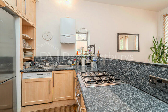 2 Bedroom Flat To Rent In Coolhurst Road, Crouch End, London, N8