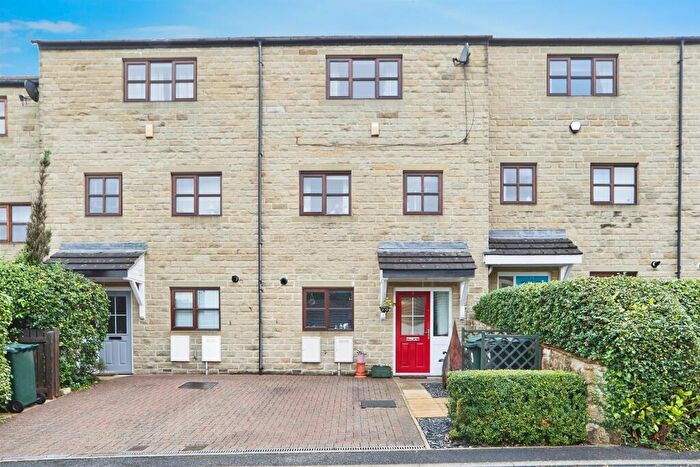 3 Bedroom Terraced House For Sale In Baileys Croft, Keighley, BD20