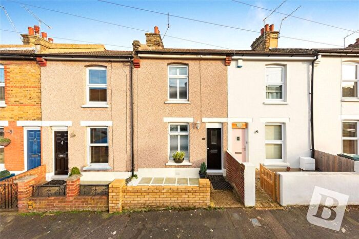 2 Bedroom Terraced House For Sale In Mead Road, Gravesend, Kent, DA11