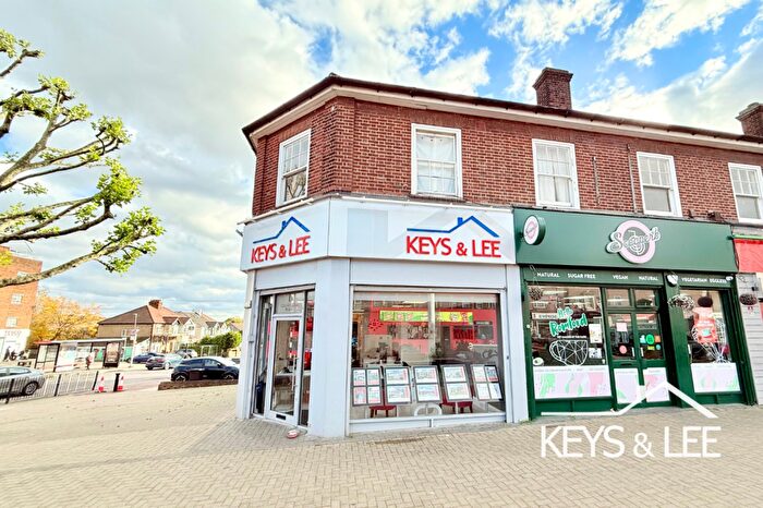 3 Bedroom Flat To Rent In Collier Row Road, Romford, RM5