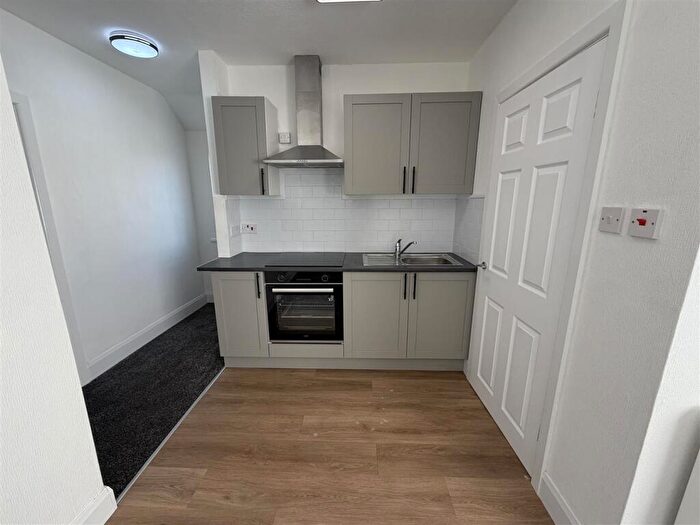 2 Bedroom Flat To Rent In Warwick Road, Intake, Doncaster, DN2