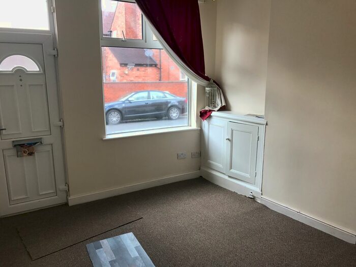 2 Bedroom Terraced House To Rent In Henton Road, Leicester, LE3