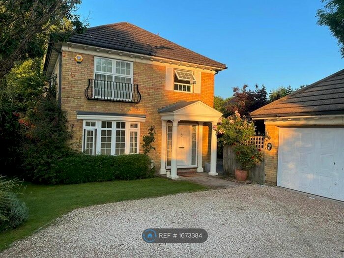 4 Bedroom Detached House To Rent In Lime Tree Walk, Amersham, HP7