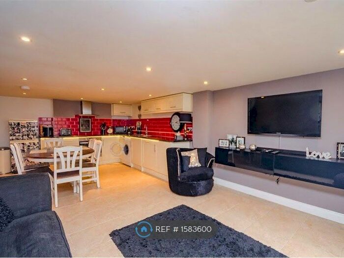 1 Bedroom Flat To Rent In Astley Street, Maidstone, ME14