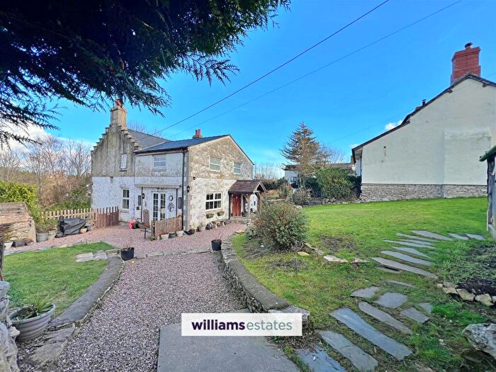 4 Bedroom Detached House For Sale In Ochr Y Bryn, Henllan, LL16
