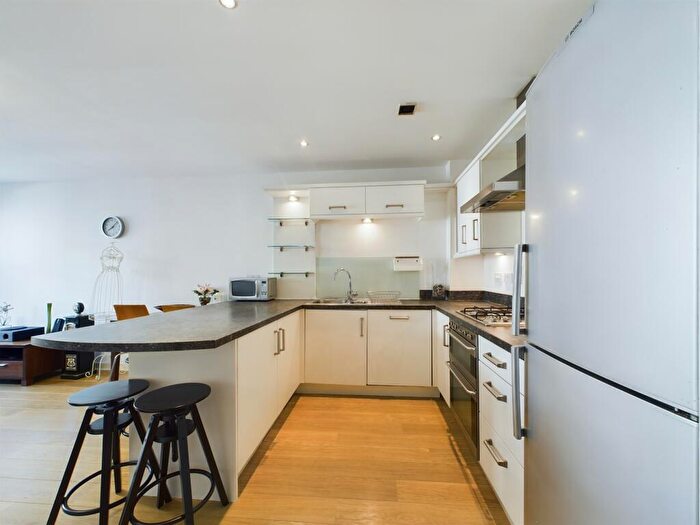 2 Bedroom Flat To Rent In Albion Street, Glasgow, G1