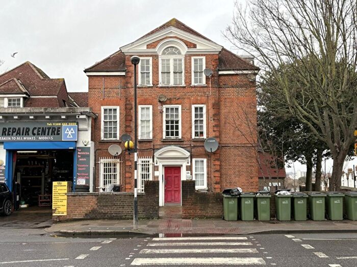 2 Bedroom Flat To Rent In Charlton Road, Blackheath, SE3