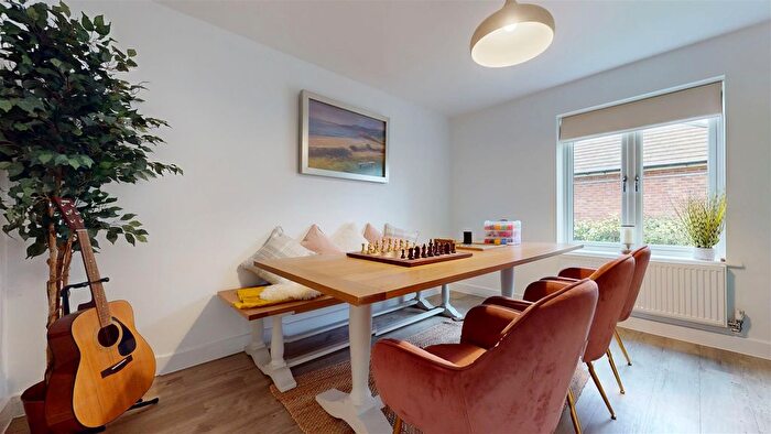 4 Bedroom Detached House For Sale In Mundays Meadow, Hanslope, Milton Keynes, MK19