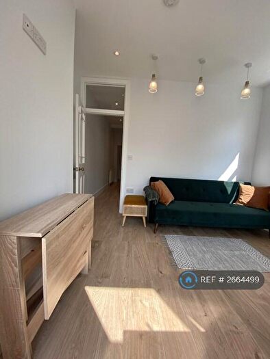 2 Bedroom Flat To Rent In Fleeming Road, London, E17