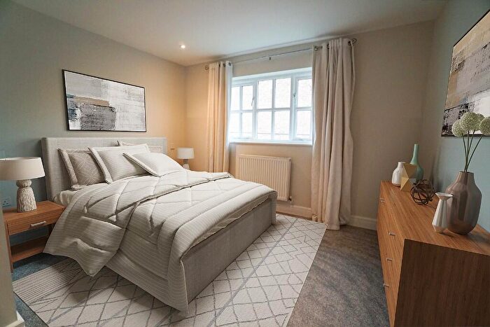 4 Bedroom Town House To Rent In Dee Hills Park, Chester, Cheshire, CH3