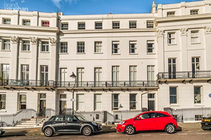 3 Bedroom Flat For Sale In Lewes Crescent, Brighton, East Sussex, BN2