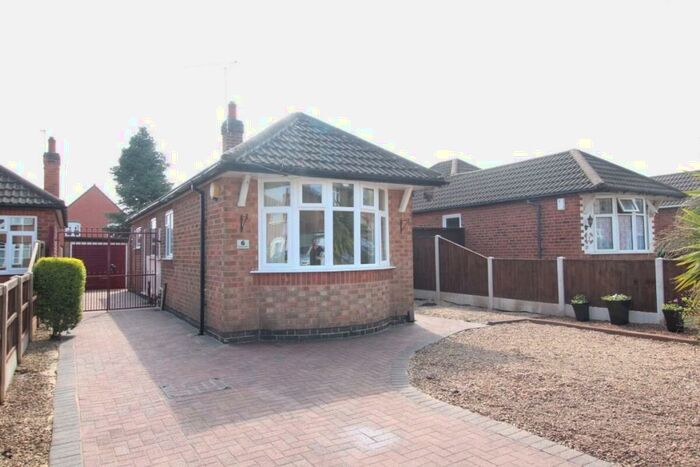 2 Bedroom Detached Bungalow To Rent In Revesby Gardens, Nottingham, NG8