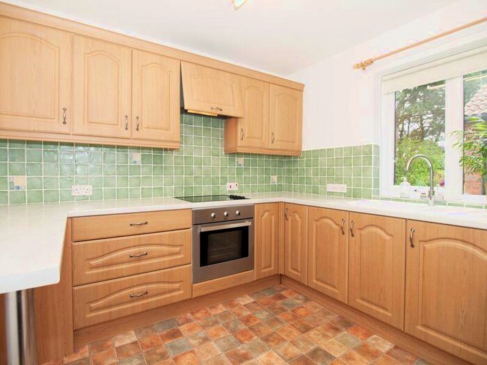 1 Bedroom Flat For Sale In Meadow Court, Felpham, PO22
