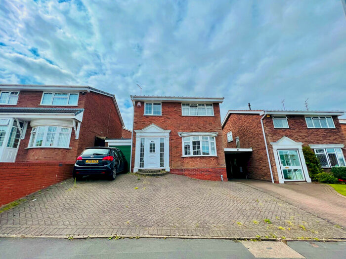 4 Bedroom Detached House To Rent In Barnfordhill Close, Oldbury, B68