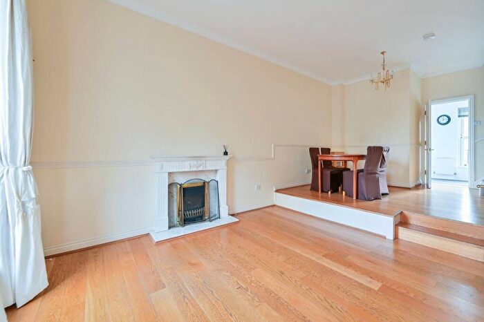 2 Bedroom House To Rent In Rotherhithe Street, Rotherhithe, London, SE16