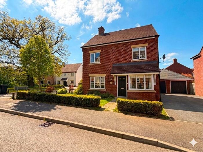 4 Bedroom Property For Sale In Claydon Road, Daventry, NN11