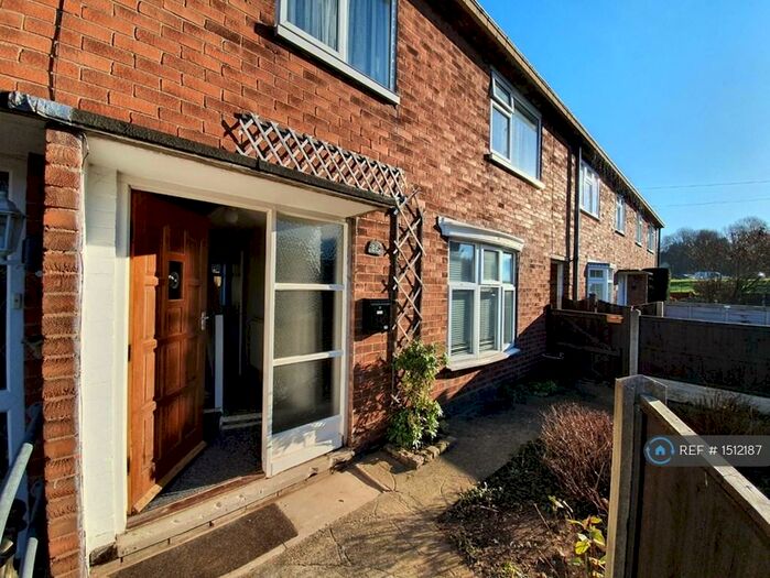 3 Bedroom Terraced House To Rent In Tevery Close, Stapleford, Nottingham, NG9