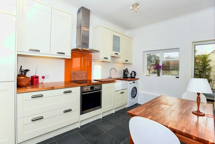 2 Bedroom Maisonette To Rent In Exeter Street, Brighton, BN1