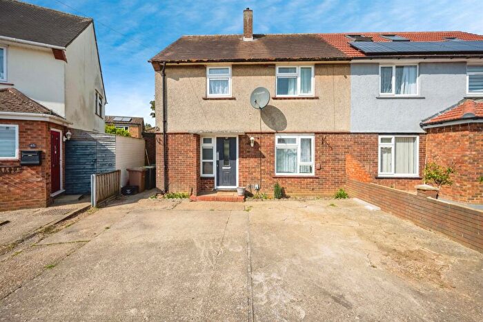 3 Bedroom House To Rent In Northdrift Way, Luton, LU1