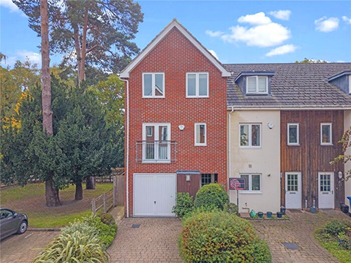 4 Bedroom End Of Terrace House For Sale In Brook Avenue, Ascot, Berkshire, SL5