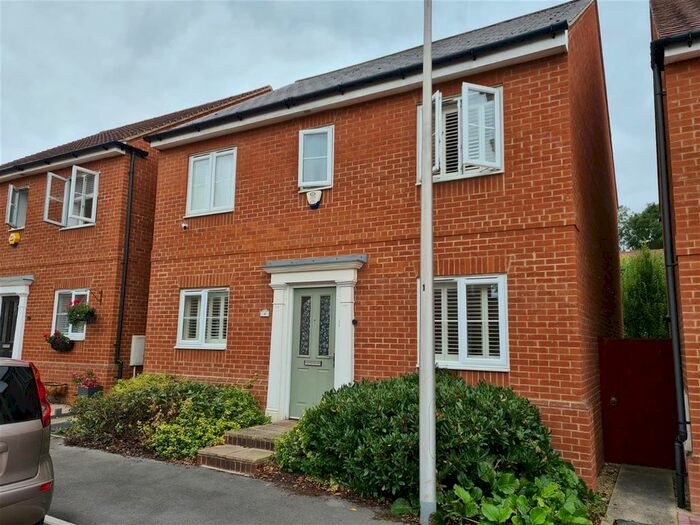 4 Bedroom Detached House To Rent In Sika Gardens, Three Mile Cross, Reading, RG7