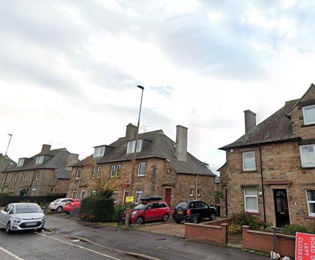 4 Bedroom Flat To Rent In , Chesser Avenue, Edinburgh, EH14