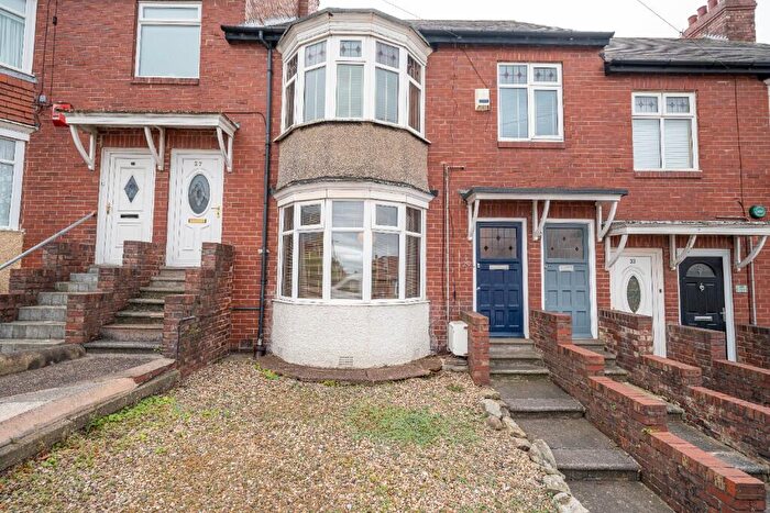 2 Bedroom Flat To Rent In Kells Lane, Low Fell, Gateshead, Tyne And Wear, NE9