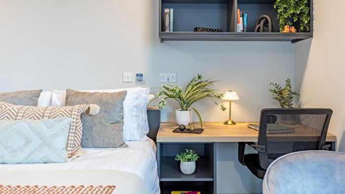 Studio To Rent In Bury Street, Guildford, GU2