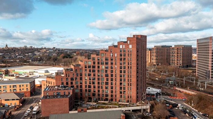 2 Bedroom Apartment To Rent In Apartment, Springwell Gardens, Leeds City Centre, LS12