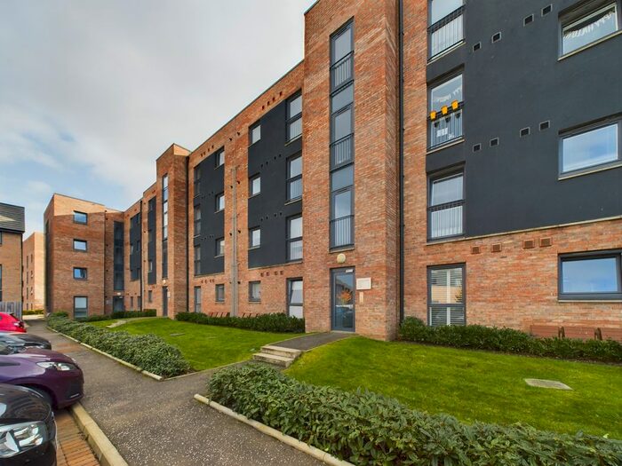 2 Bedroom Flat To Rent In Fishwives Causeway, Portobello, Edinburgh, EH15