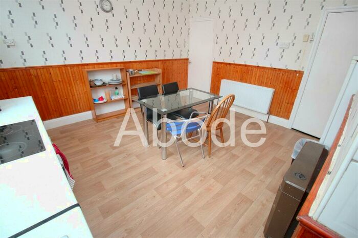 4 Bedroom House To Rent In Brudenell Avenue, Hyde Park, Leeds, LS6