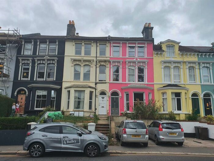 1 Bedroom Flat To Rent In St. Helens Road, Hastings, TN34