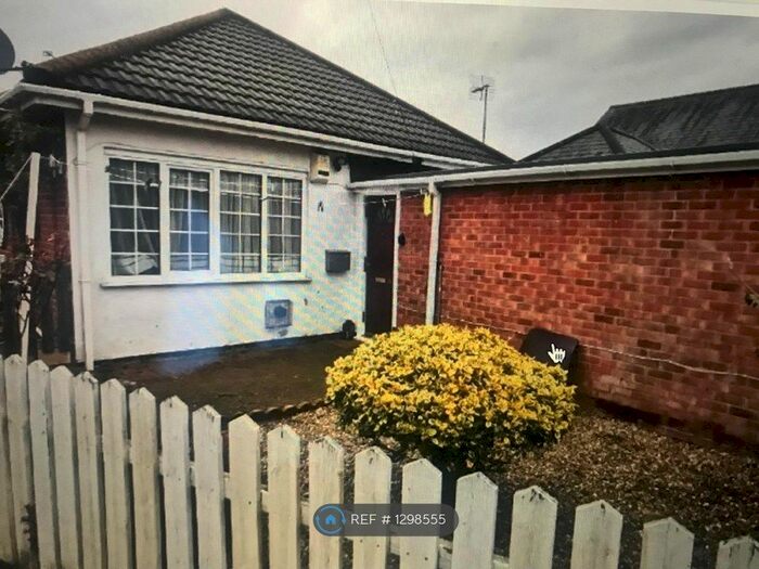 2 Bedroom Bungalow To Rent In Roman Road, Birstall, Leicester LE4