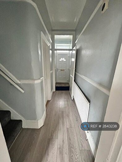 4 Bedroom Terraced House To Rent In Norwood Avenue, Bradford, BD18