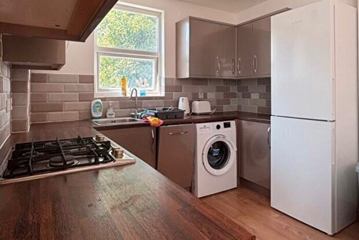 5 Bedroom Terraced House To Rent In Diana Street Cardiff, CF24