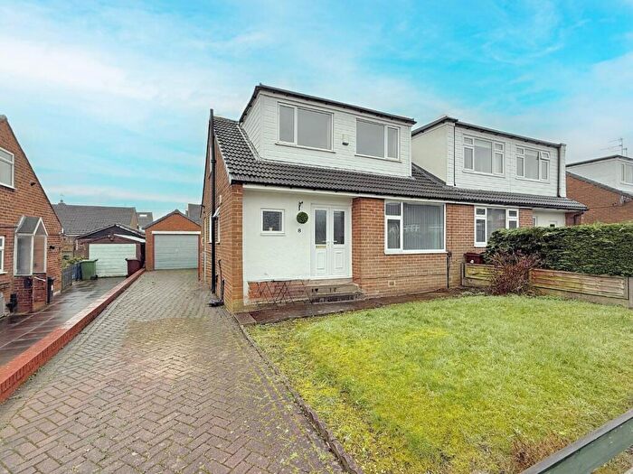 3 Bedroom Semi-Detached Bungalow For Sale In Kent Avenue, Pudsey, LS28