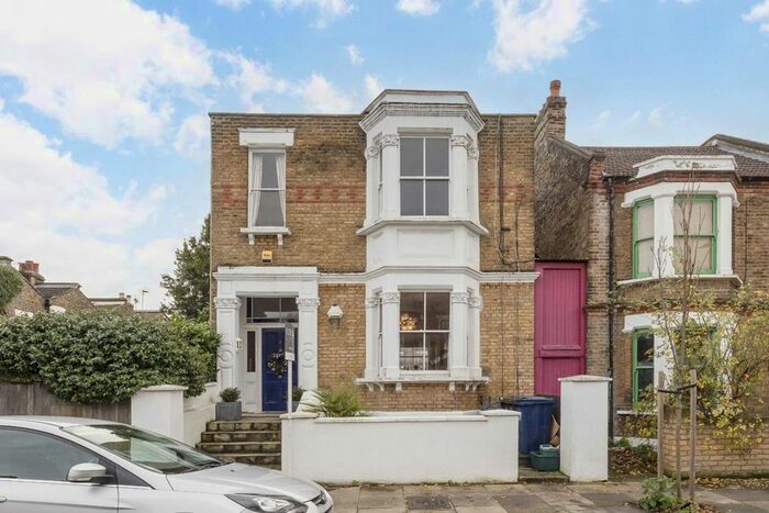 3 Bedroom Flat To Rent In Montgomery Road, London, W4