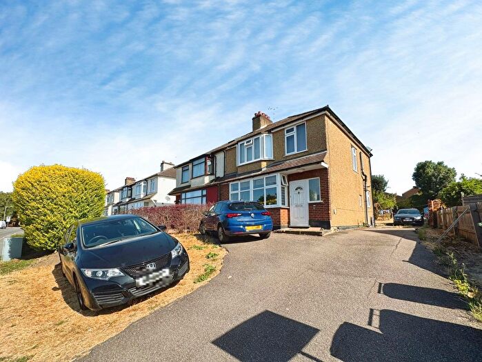 3 Bedroom Semi-Detached House For Sale In Belswains Lane, Hemel Hempstead, HP3