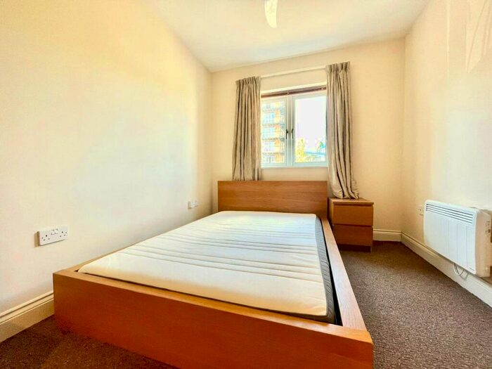 2 Bedroom Apartment To Rent In Luscinia View, Napier Road, Reading, Berkshire, RG1