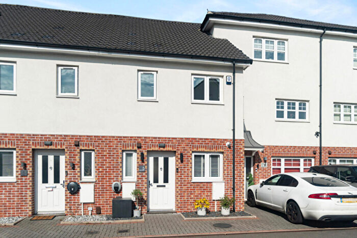 2 Bedroom Terraced House For Sale In Savoy Close, Hemel Hempstead, HP2