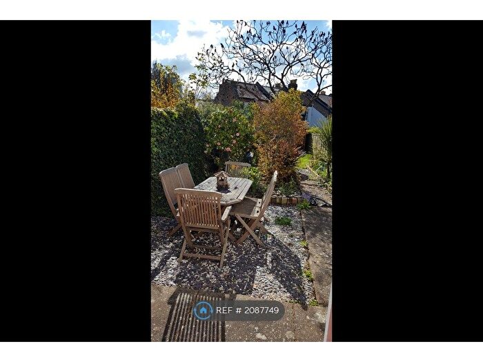 1 Bedroom Flat To Rent In Whitestile Road, Brentford, TW8