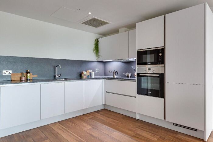 1 Bedroom Flat To Rent In Three Colts Lane, London, E2