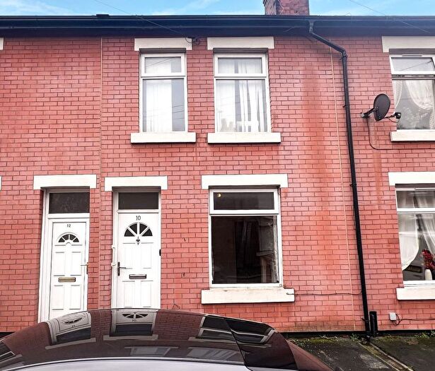 3 Bedroom Terraced House For Sale In Bank Street, Platt Bridge, Wigan, WN2