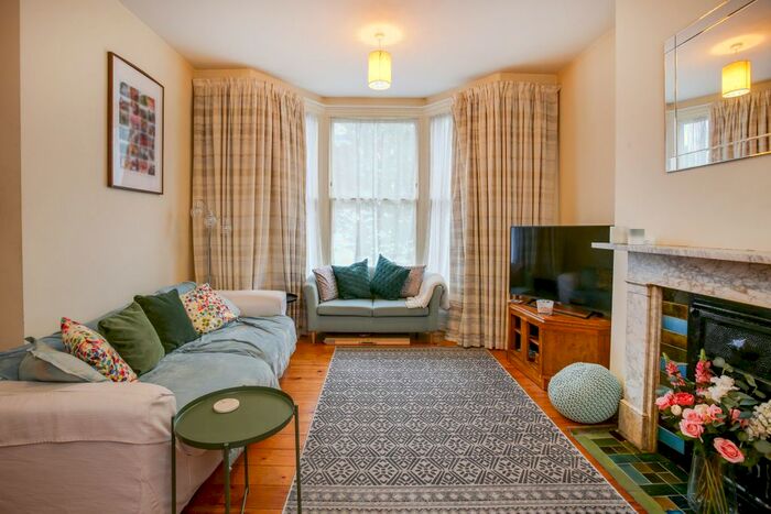 1 Bedroom Flat To Rent In Ravenscourt Road, London, W6